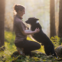 FeelFree Dog Walker Zip T-shirt I Mocca I Chomsky